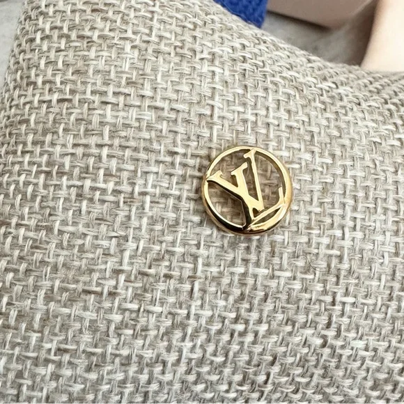 Louis Vuitton Crazy In Lock LV Circle Earrings - Picture 2 of 8